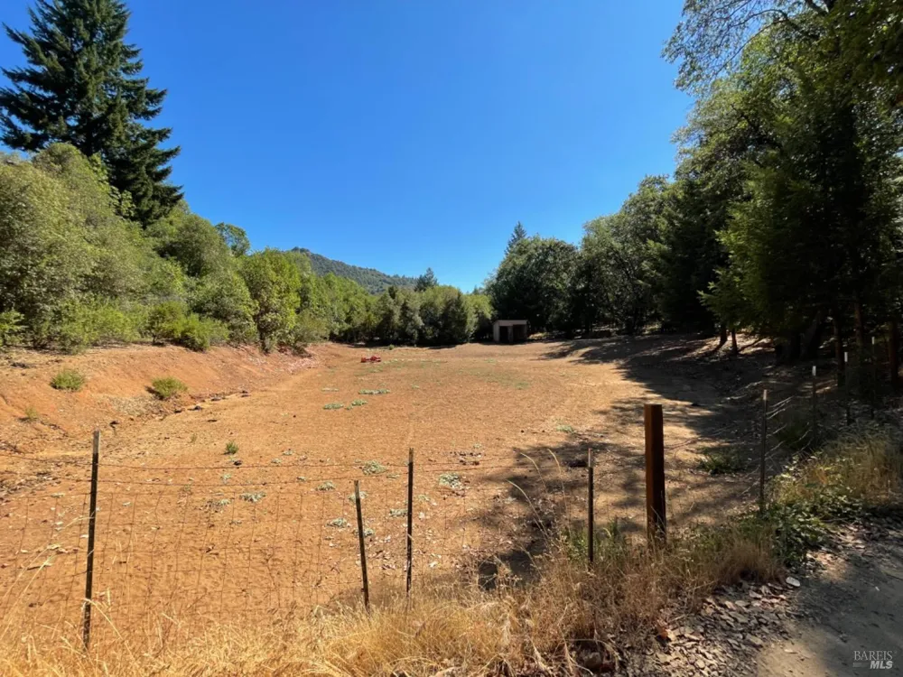 3490 Laytonville Dos Rios Road Laytonville, CA 95454