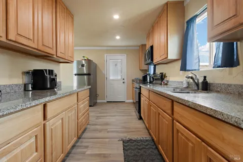 942 5th Street