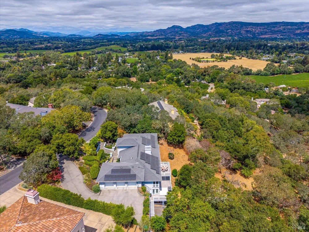 26 Old Coach Road Napa, CA 94558