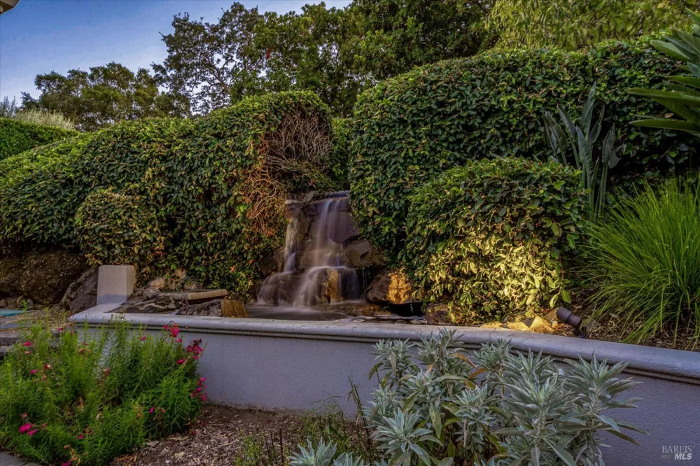 26 Old Coach Road Napa, CA 94558