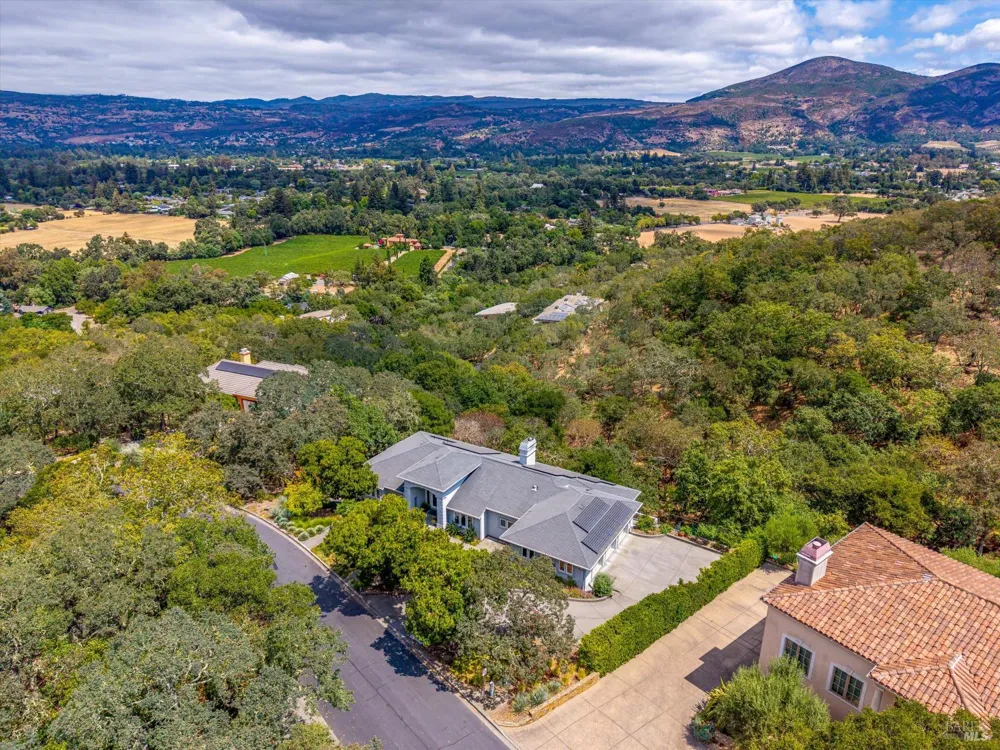 26 Old Coach Road Napa, CA 94558