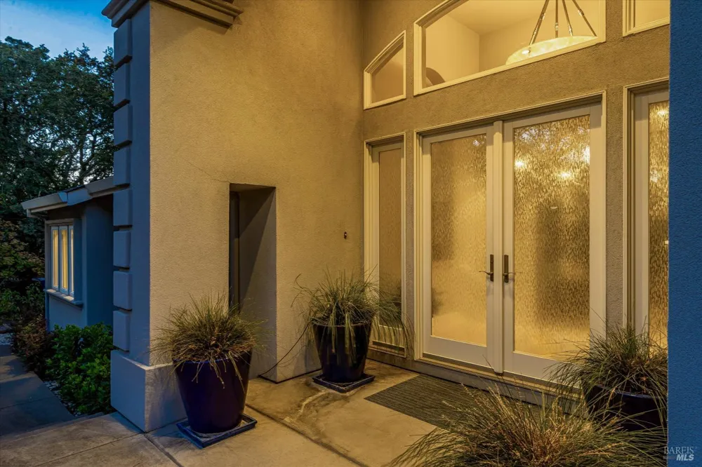 26 Old Coach Road Napa, CA 94558
