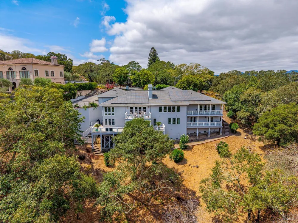 26 Old Coach Road Napa, CA 94558