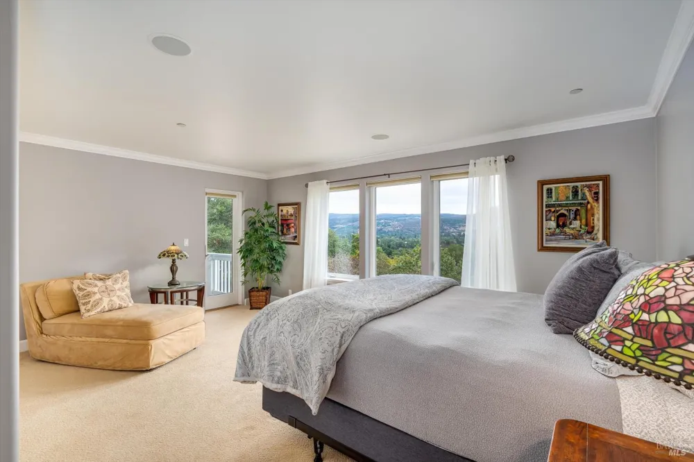 26 Old Coach Road Napa, CA 94558