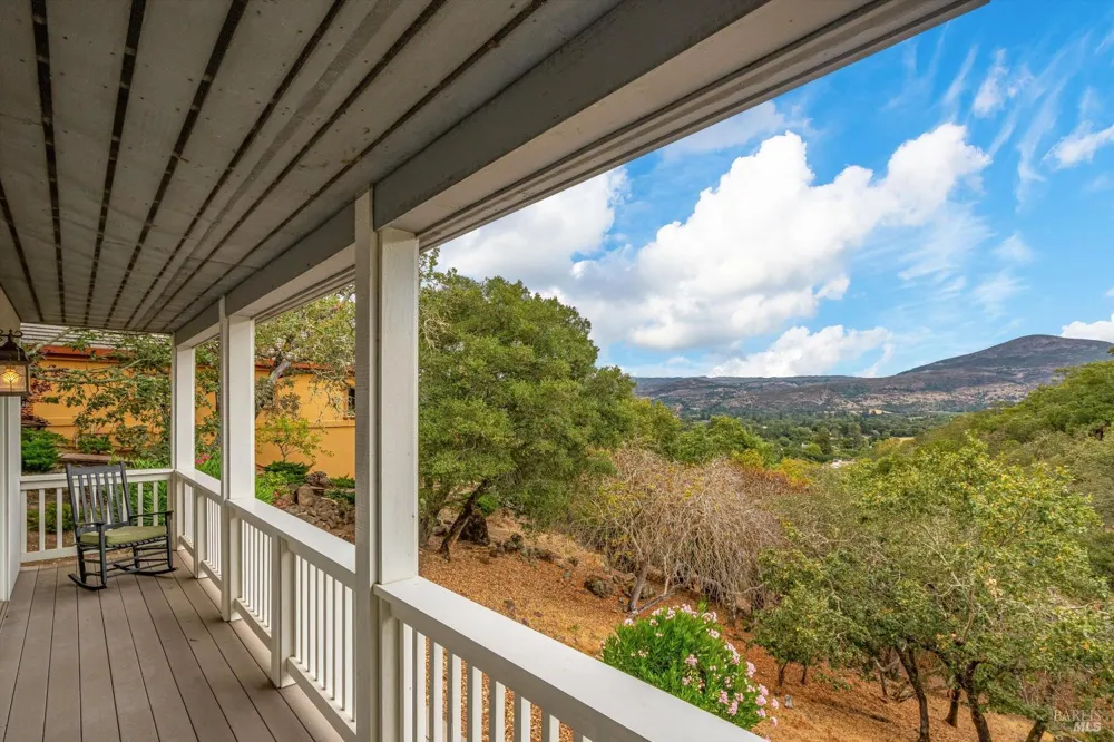 26 Old Coach Road Napa, CA 94558