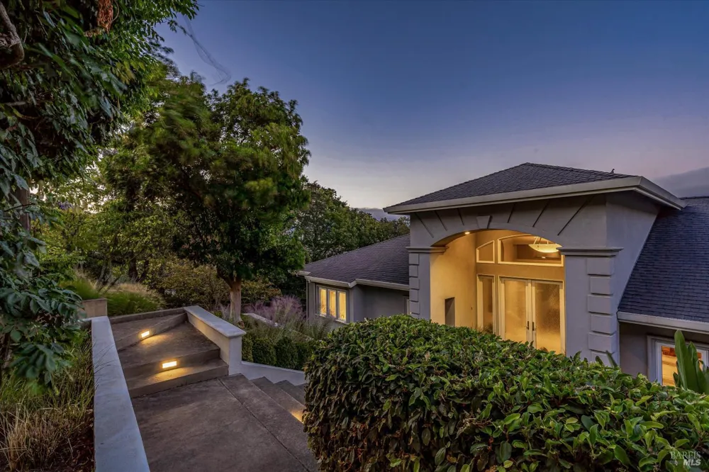 26 Old Coach Road Napa, CA 94558