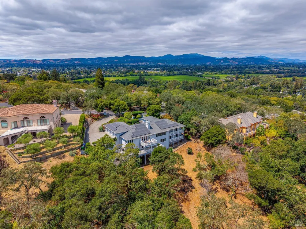 26 Old Coach Road Napa, CA 94558
