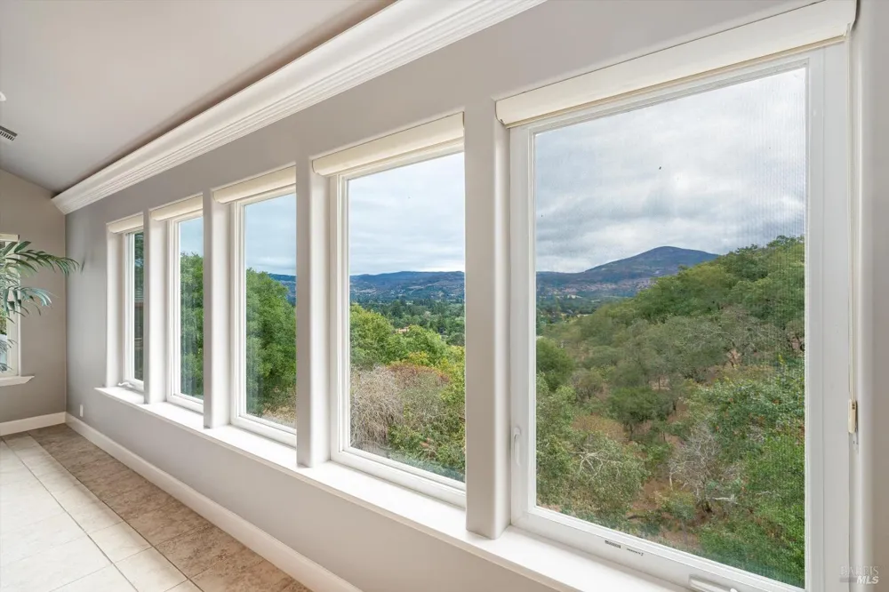 26 Old Coach Road Napa, CA 94558