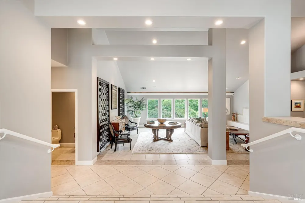 26 Old Coach Road Napa, CA 94558