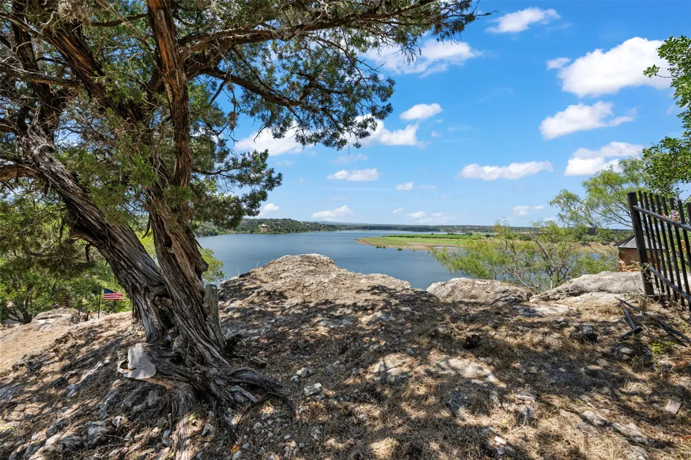 335 Harbor Drive Spicewood, TX 78669