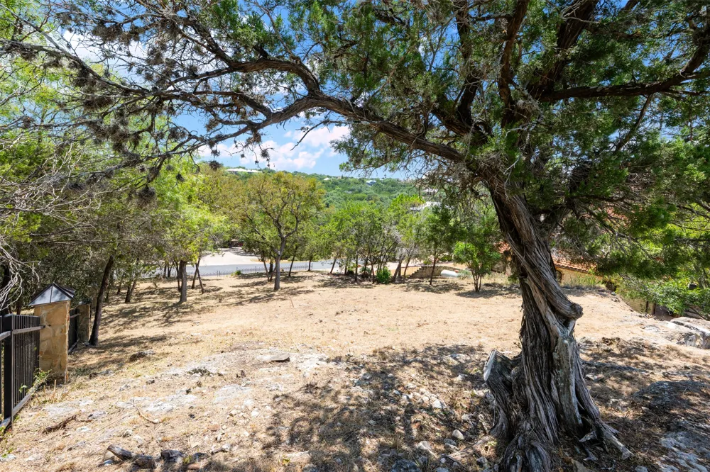 335 Harbor Drive Spicewood, TX 78669