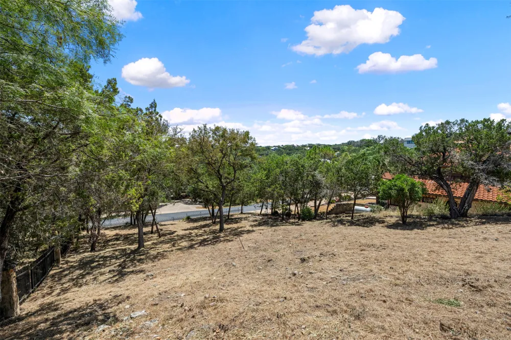 335 Harbor Drive Spicewood, TX 78669