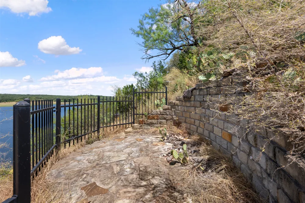 335 Harbor Drive Spicewood, TX 78669