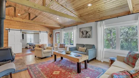 606 Deer Creek Cove