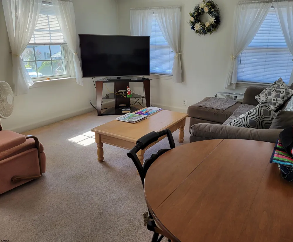 101B N Wilson Ave Margate, NJ 08402