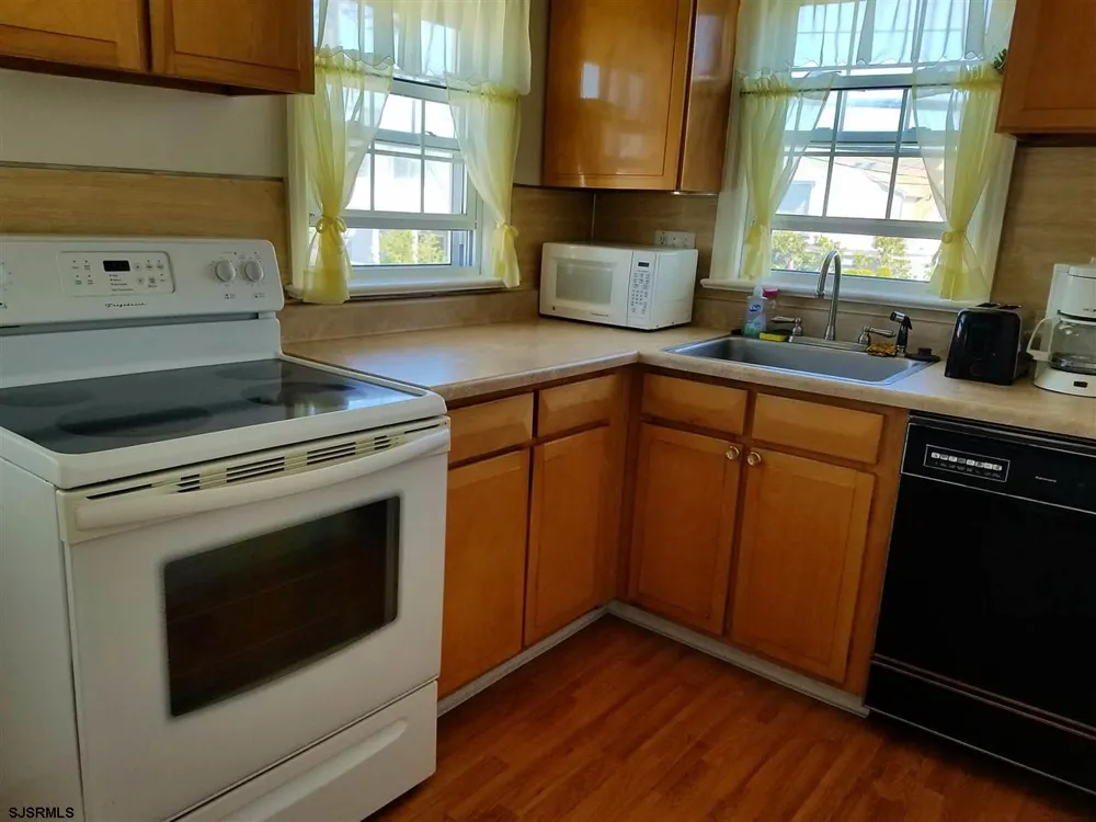 101B N Wilson Ave Margate, NJ 08402