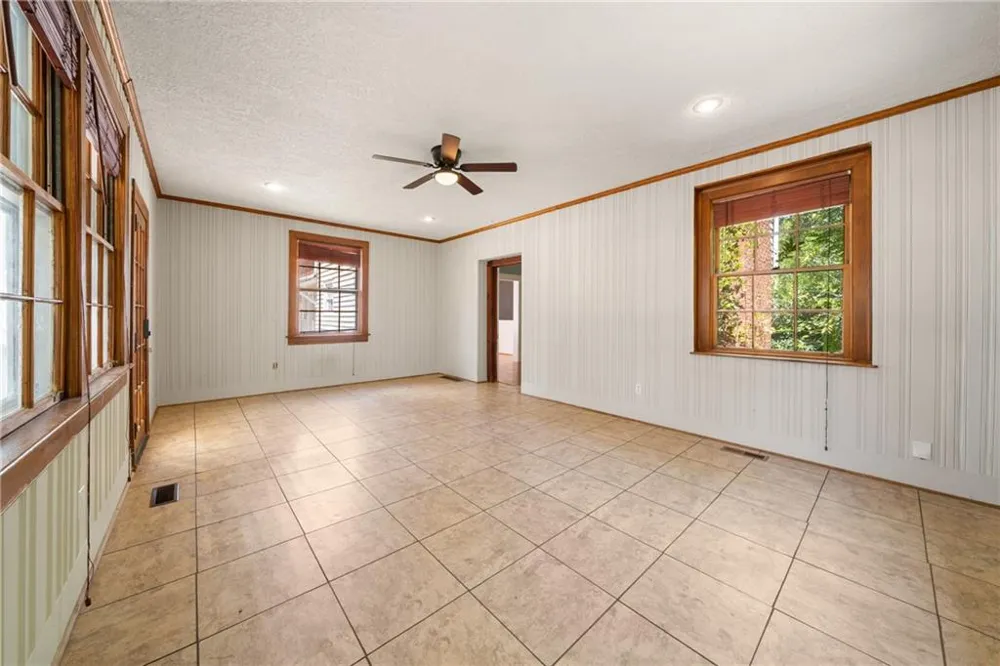 711 Maple Drive Griffin, GA 30224