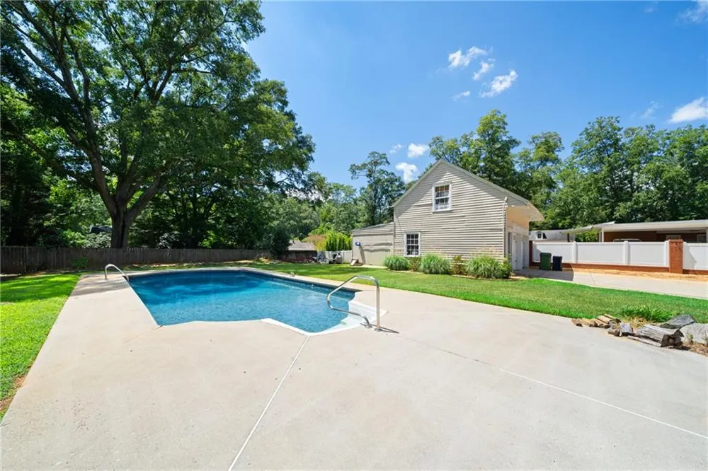 711 Maple Drive Griffin, GA 30224