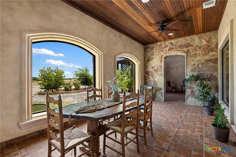 2103 CR 320 Granger, TX 76530