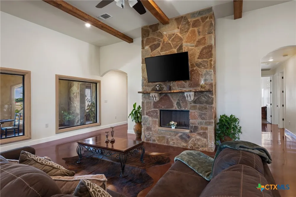 2103 CR 320 Granger, TX 76530