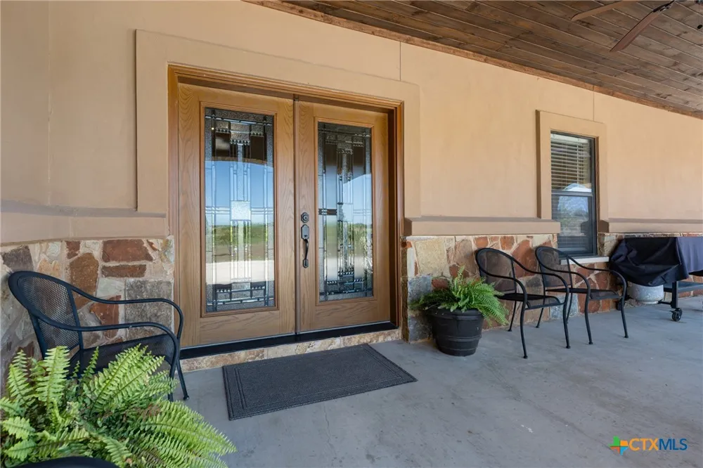 2103 CR 320 Granger, TX 76530