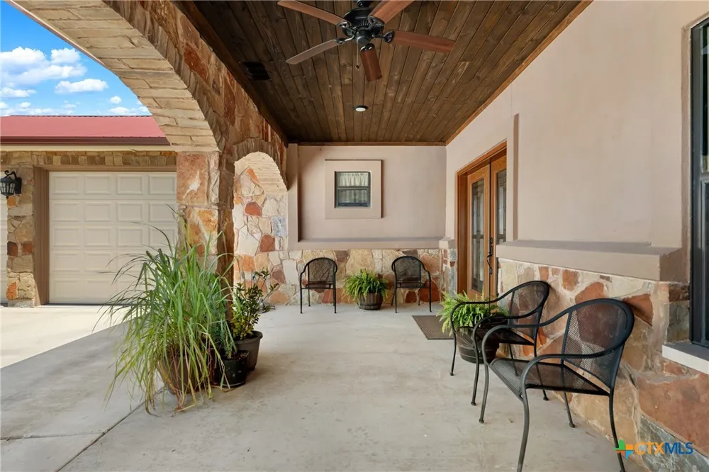 2103 CR 320 Granger, TX 76530