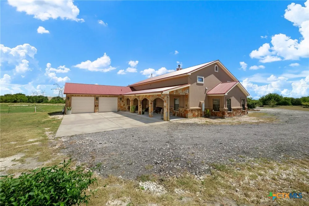 2103 CR 320 Granger, TX 76530