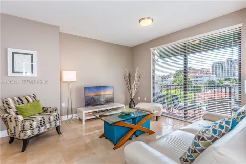 1650 Galiano St #408
