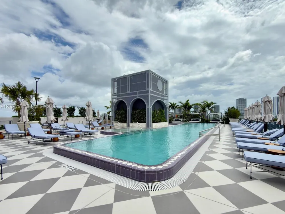 2700 NW 2nd Ave #445 Miami, FL 33127
