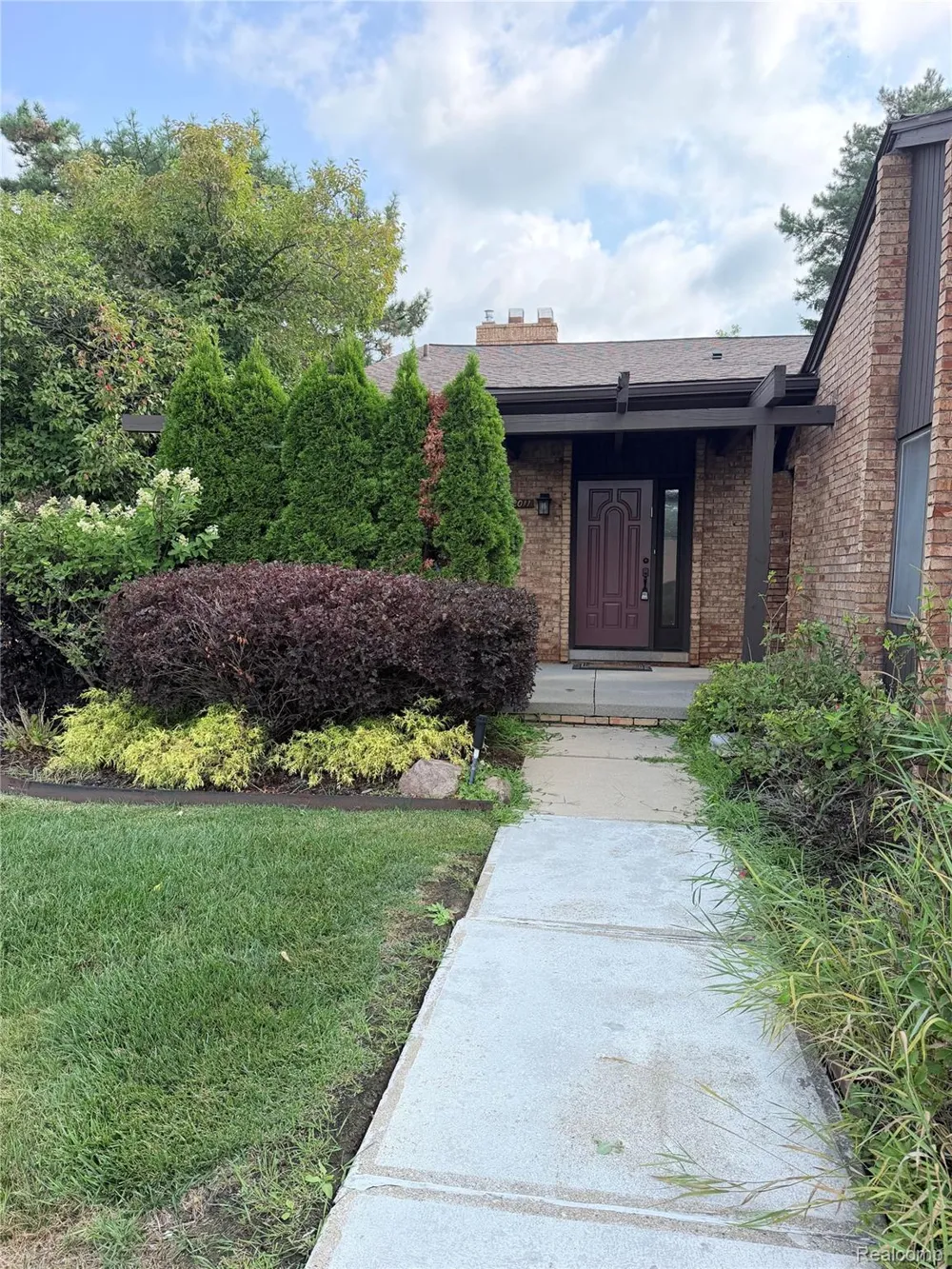 2011 Bordeaux Street West Bloomfield Charter Township, MI 48323