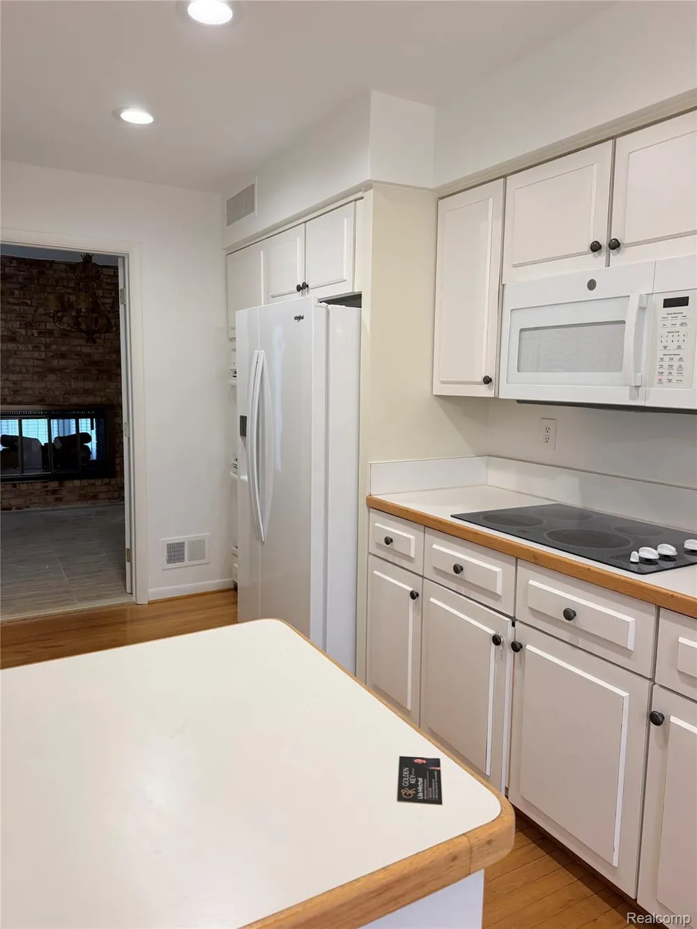 2011 Bordeaux Street West Bloomfield Charter Township, MI 48323