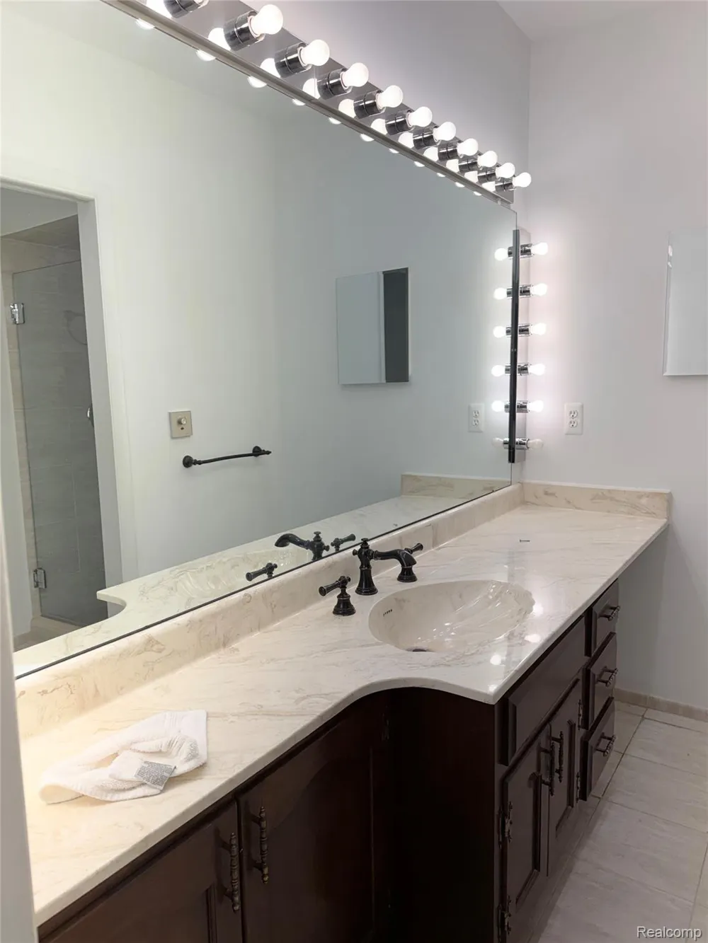 2011 Bordeaux Street West Bloomfield Charter Township, MI 48323