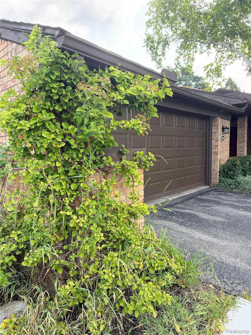 2011 Bordeaux Street West Bloomfield Charter Township, MI 48323