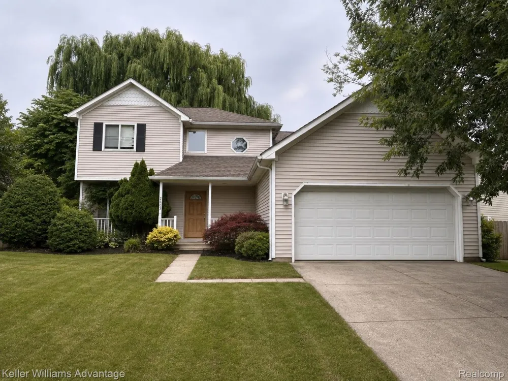2803 Reflection Avenue Waterford Charter Township, MI 48328