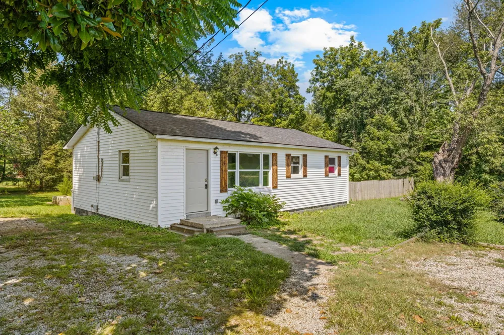 621 Dixon Branch Rd Loretto, TN 38469