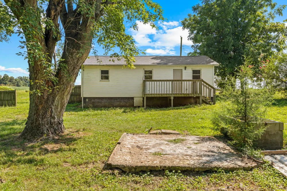 621 Dixon Branch Rd Loretto, TN 38469