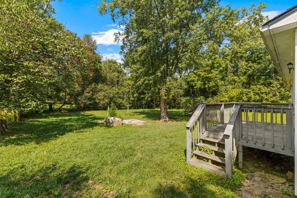 621 Dixon Branch Rd Loretto, TN 38469