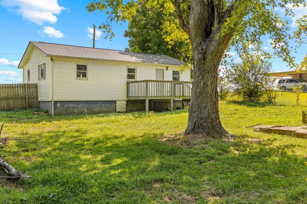 621 Dixon Branch Rd Loretto, TN 38469