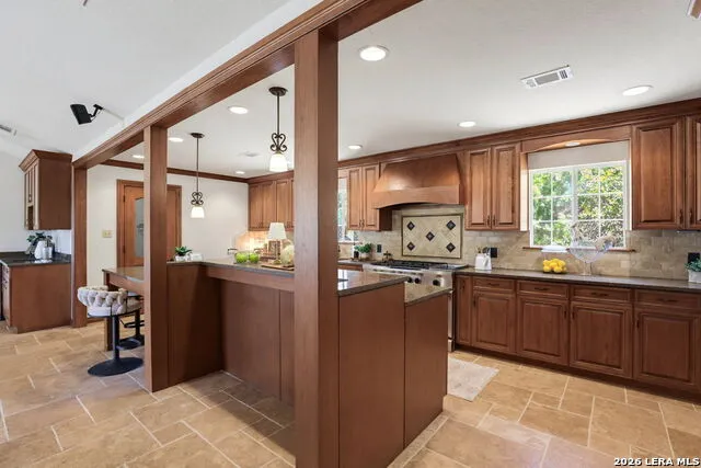 446 Quail Hollow Adkins, TX 78101