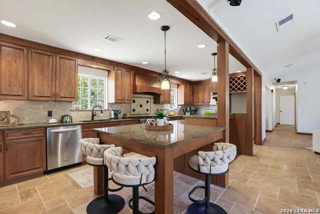 446 Quail Hollow Adkins, TX 78101