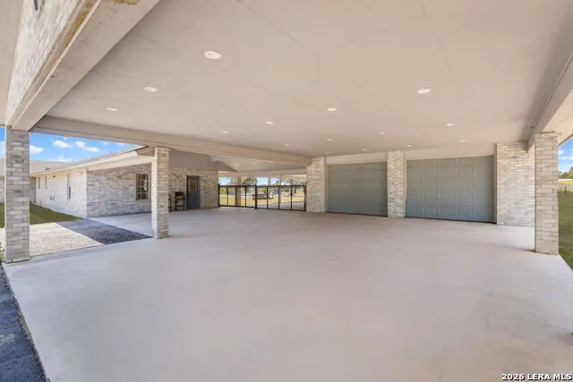 446 Quail Hollow Adkins, TX 78101