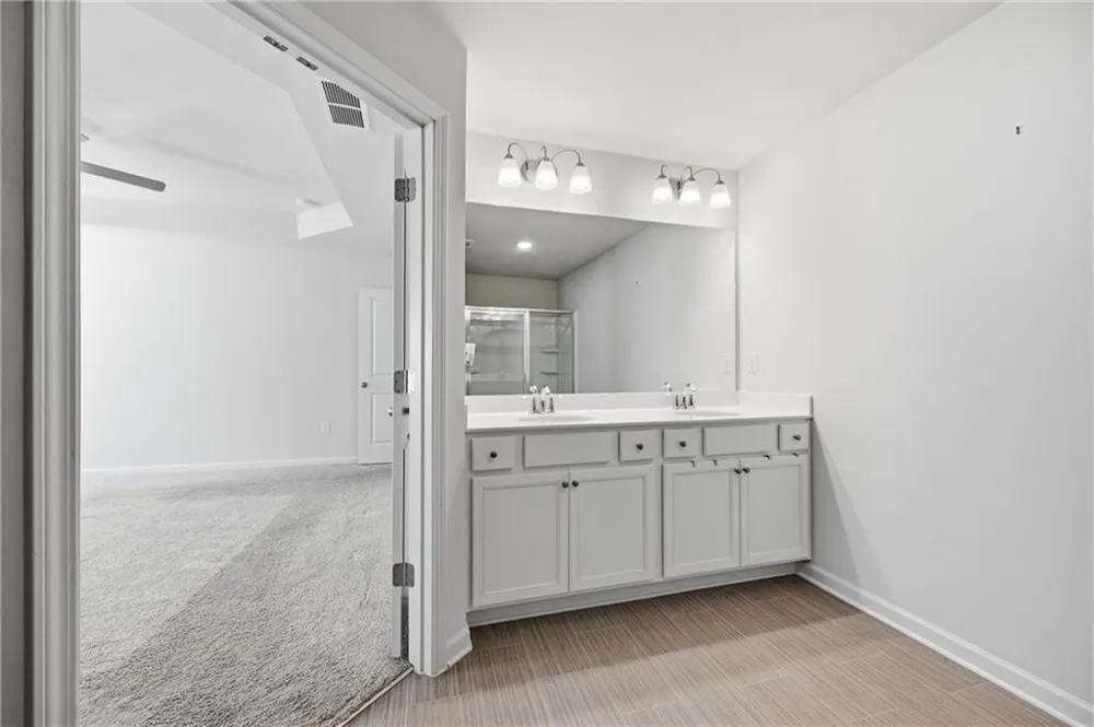 4724 Fullerton Drive Oakwood, GA 30566
