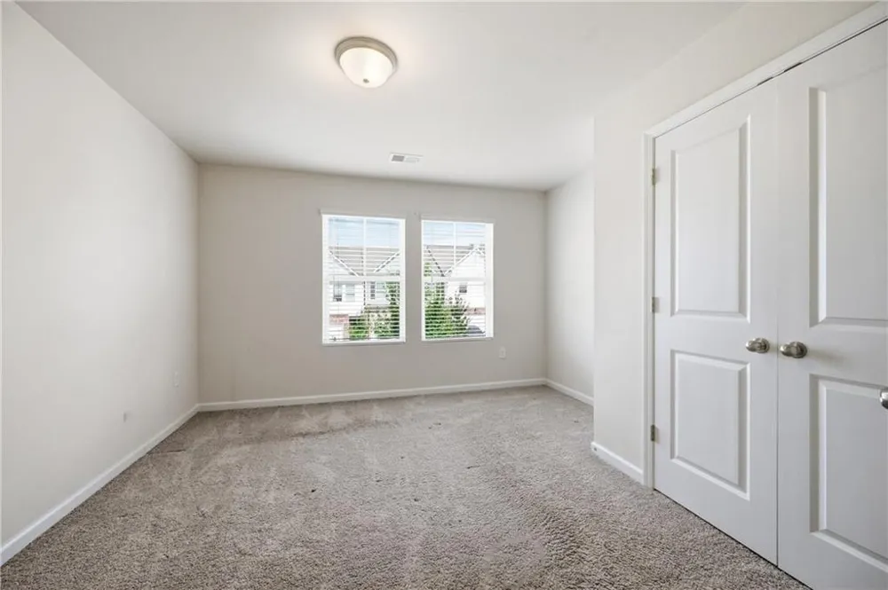 4724 Fullerton Drive Oakwood, GA 30566