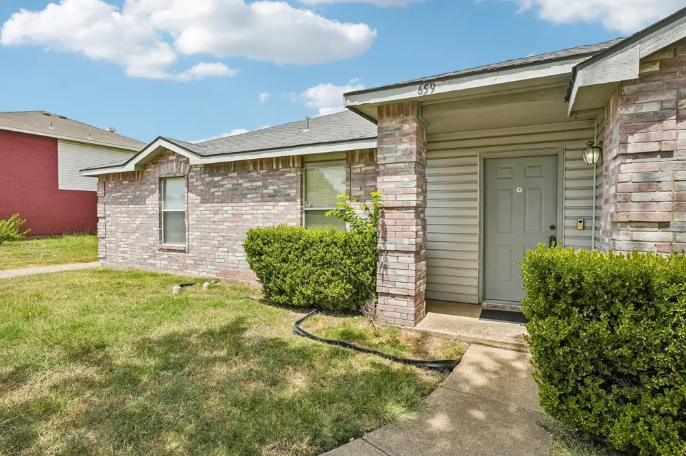 659 Pondview Drive Cedar Hill, TX 75104