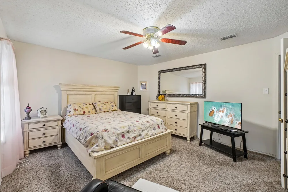 659 Pondview Drive Cedar Hill, TX 75104