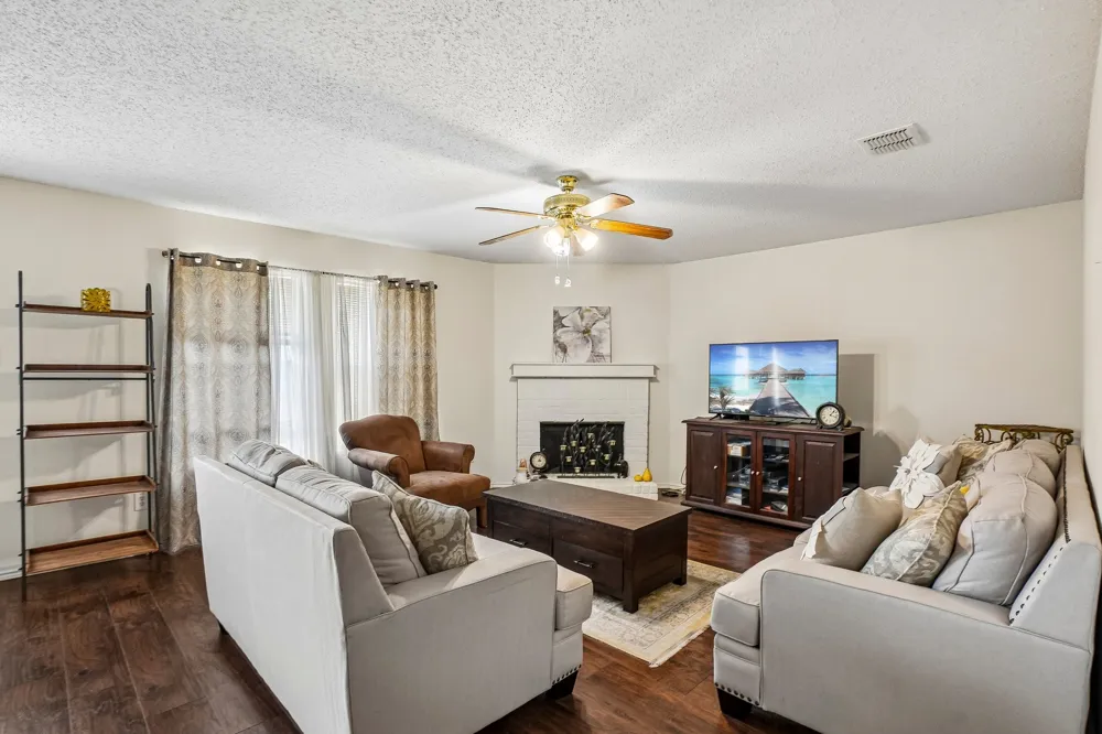 659 Pondview Drive Cedar Hill, TX 75104