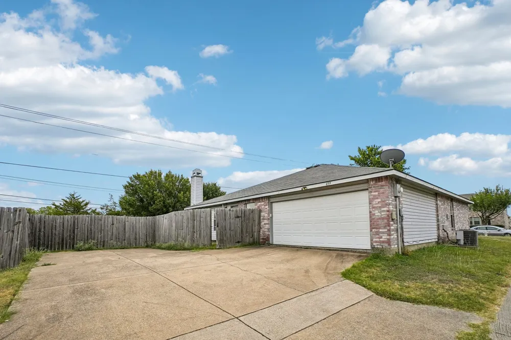 659 Pondview Drive Cedar Hill, TX 75104