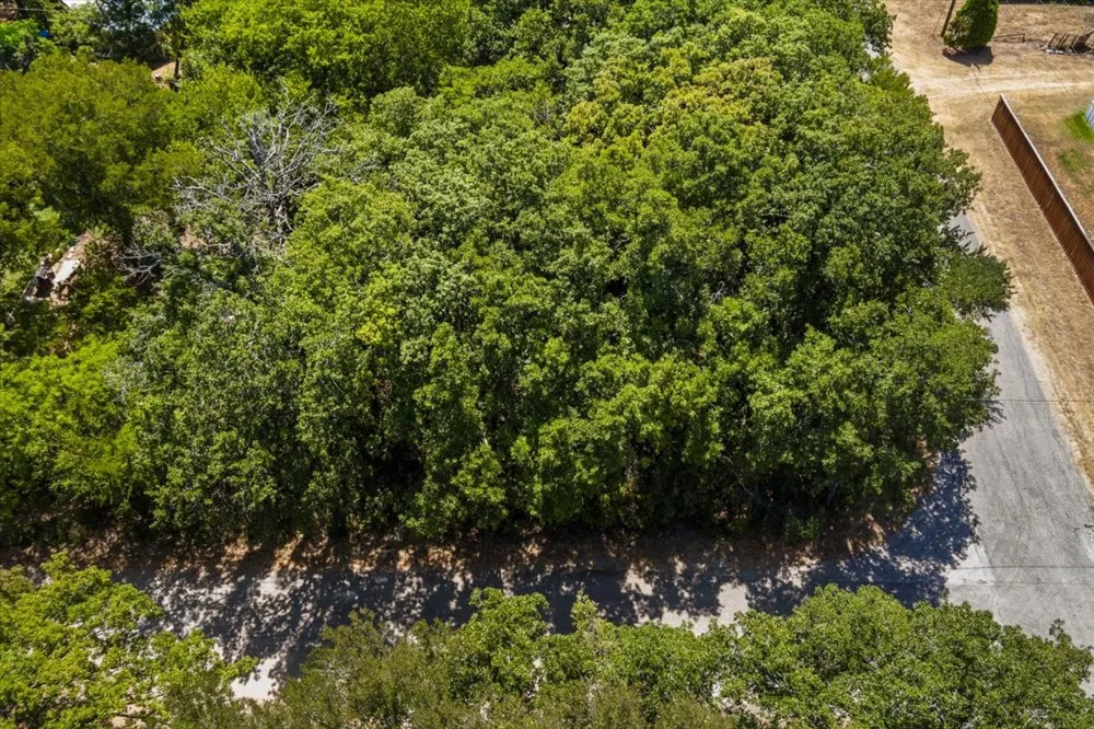2817 Sycamore Court Granbury, TX 76048