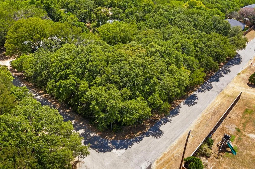 2817 Sycamore Court Granbury, TX 76048
