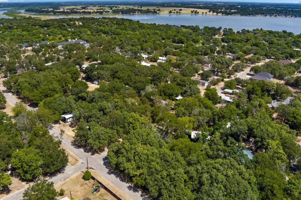 2817 Sycamore Court Granbury, TX 76048